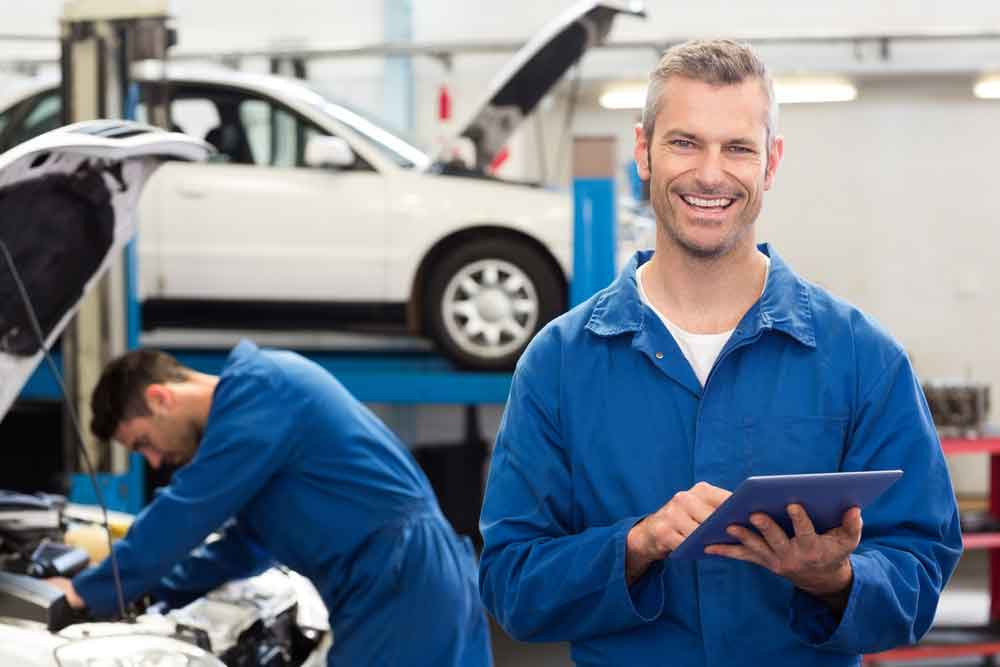 Jak zostać mechanikiem samochodowym?